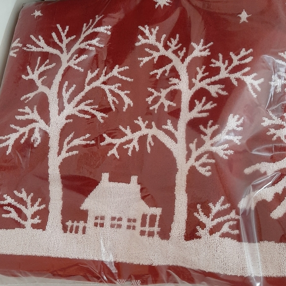 Pottery Barn Sleigh Bell Reversible Jacquard Towel Set - Picture 2 of 11